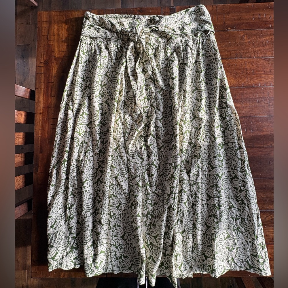 Fat face Gorgeous Green and Cream Women’s Skirt - Cottagecore,
